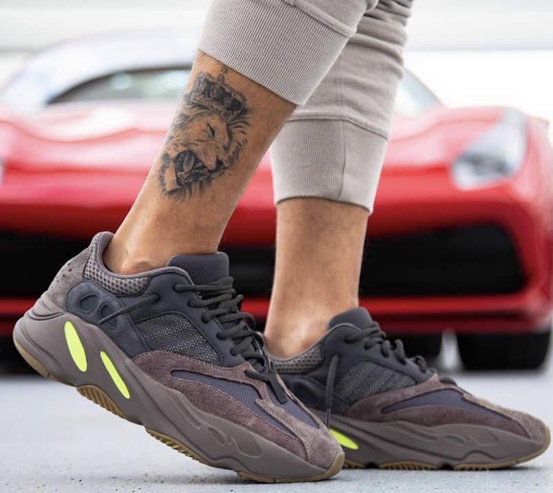 Yeezy Boost 700 'Mauve' On Feet Wave Runner Outfit EE9614