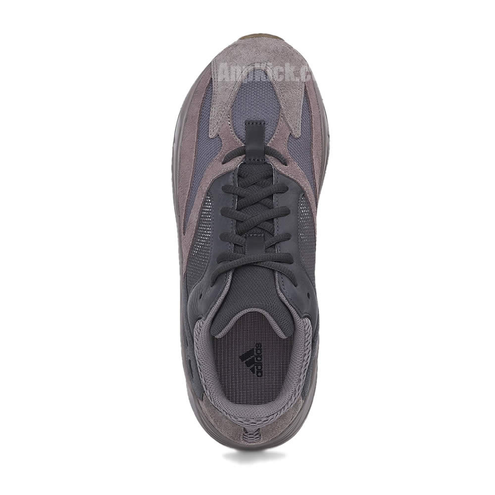 Yeezy Boost 700 'Mauve' Wave Runner Outfit EE9614