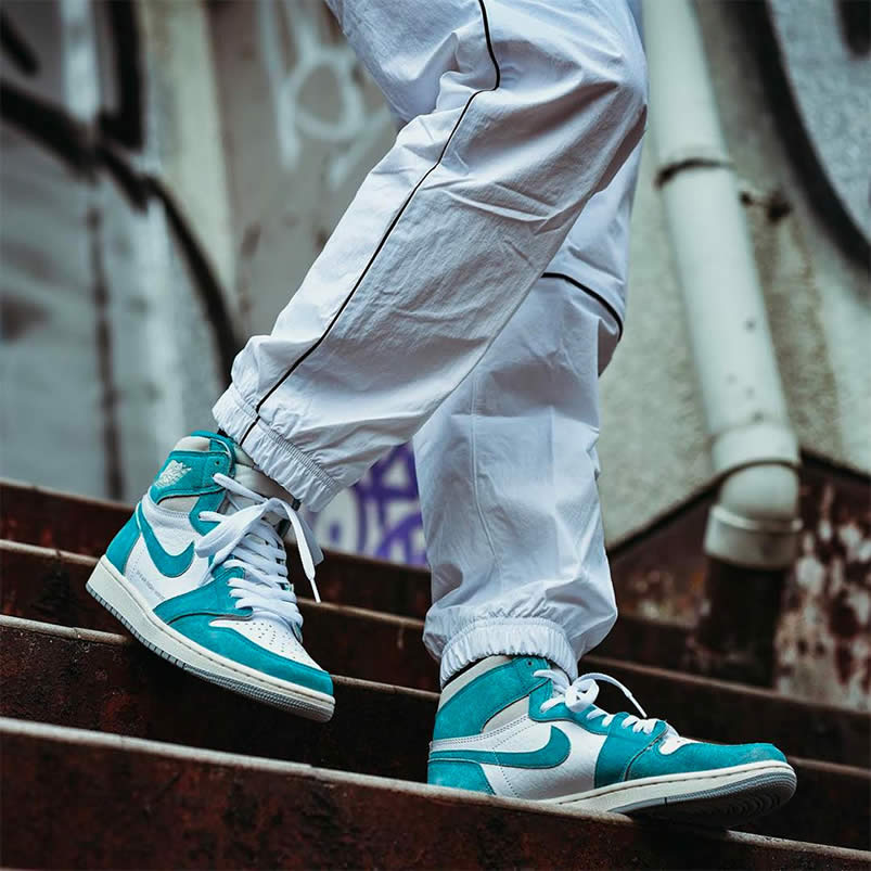 Air Jordan 1 Retro High Og Turbo Green White Grey On Feet 555088 311 (1) - newkick.app