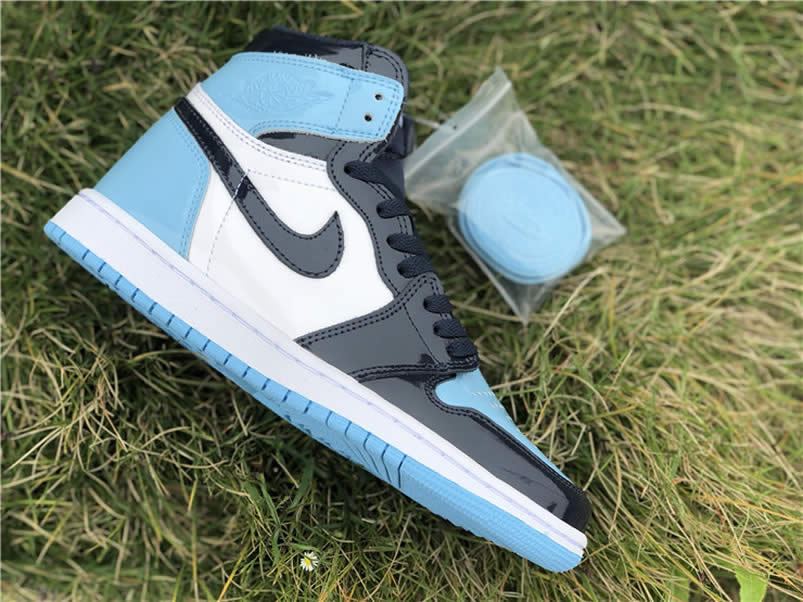 Air Jordan 1 Retro High OG 'UNC Patent Leather' 2019 CD0461-401 Pics