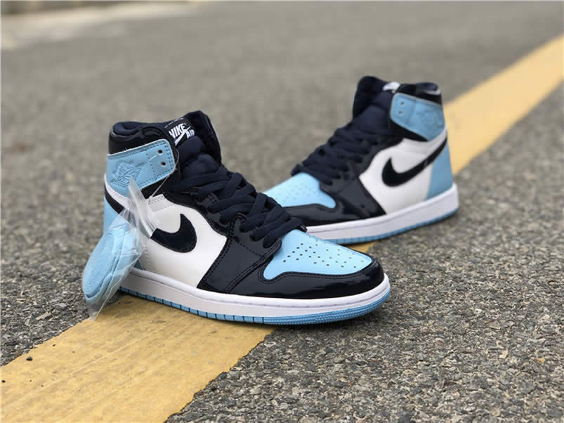 Air Jordan 1 Retro High OG 'UNC Patent Leather' 2019 CD0461-401 Pics