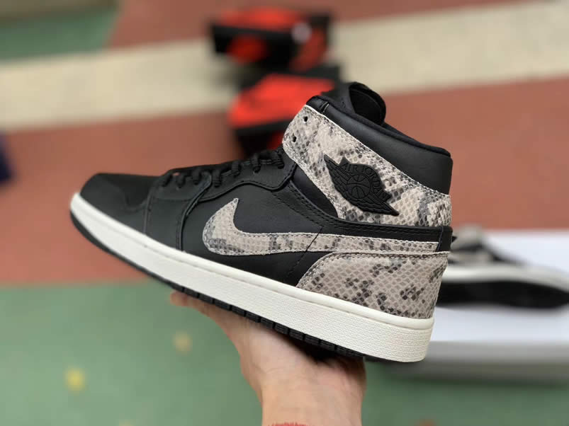 Air Jordan 1 Retro High 'Snakeskin' Black Shoes AH7389-004 Pics