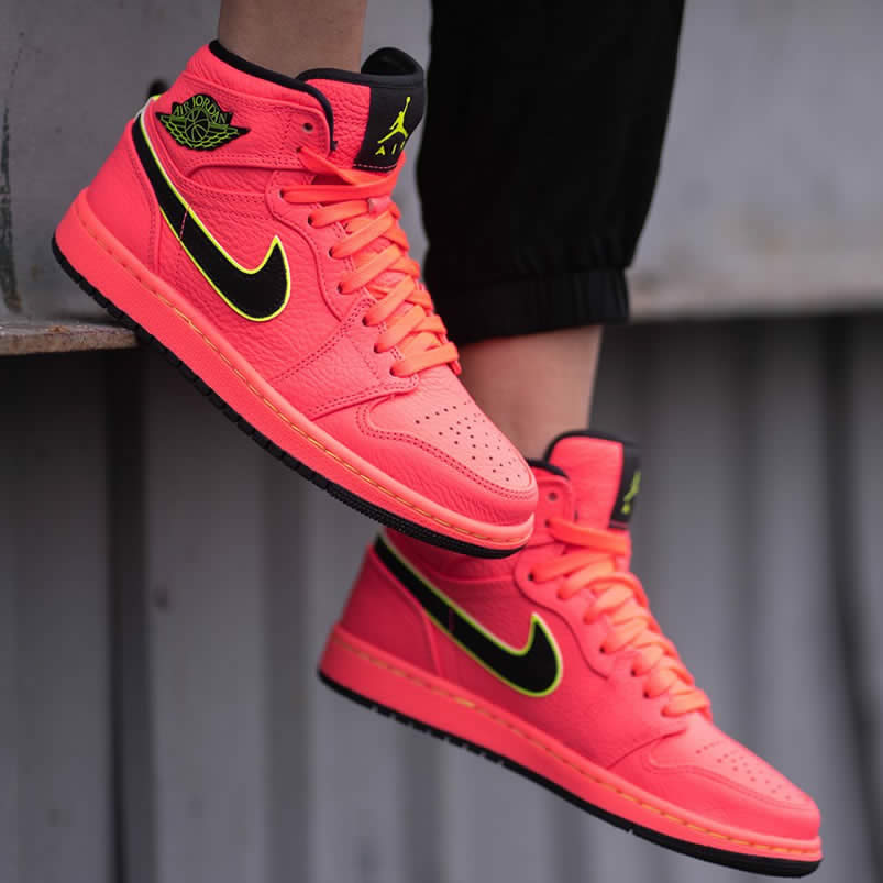 Air Jordan 1 Retro Premium Hot Punch On Feet Pink Pics Womens Aq9131 600 (2) - newkick.app