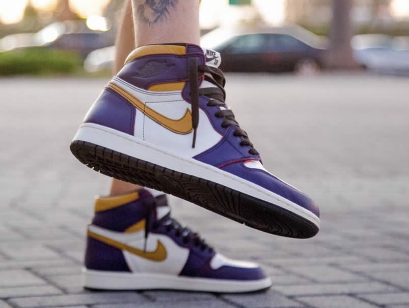 Nike Sb Air Jordan 1 Lakers Chicago Court Purple On Feet Cd6578 507 (1) - newkick.app