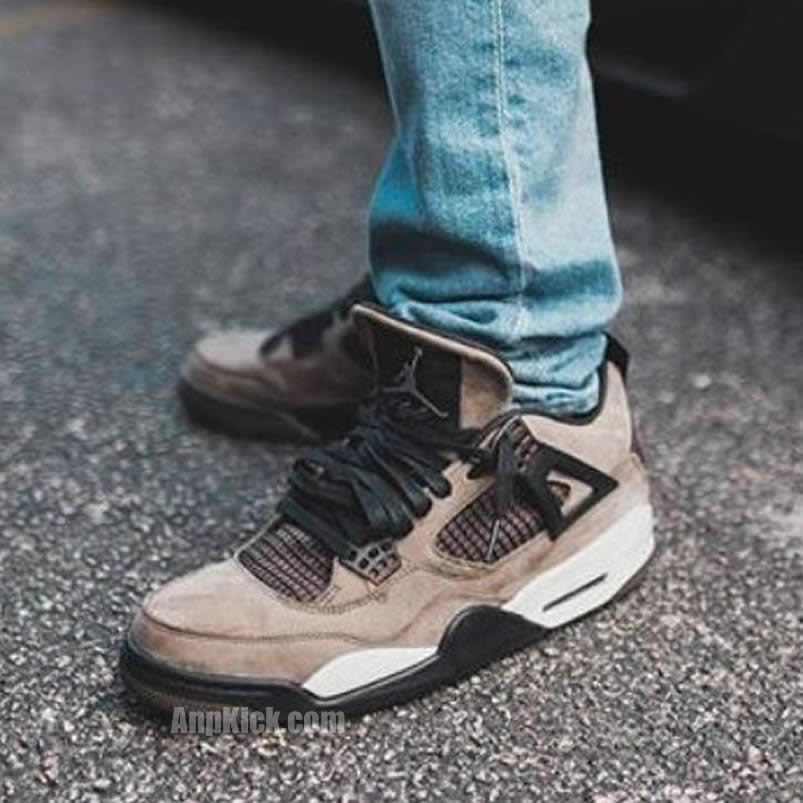 Travis Scott Olive Air Jordan 4 On Feet (1) - newkick.app