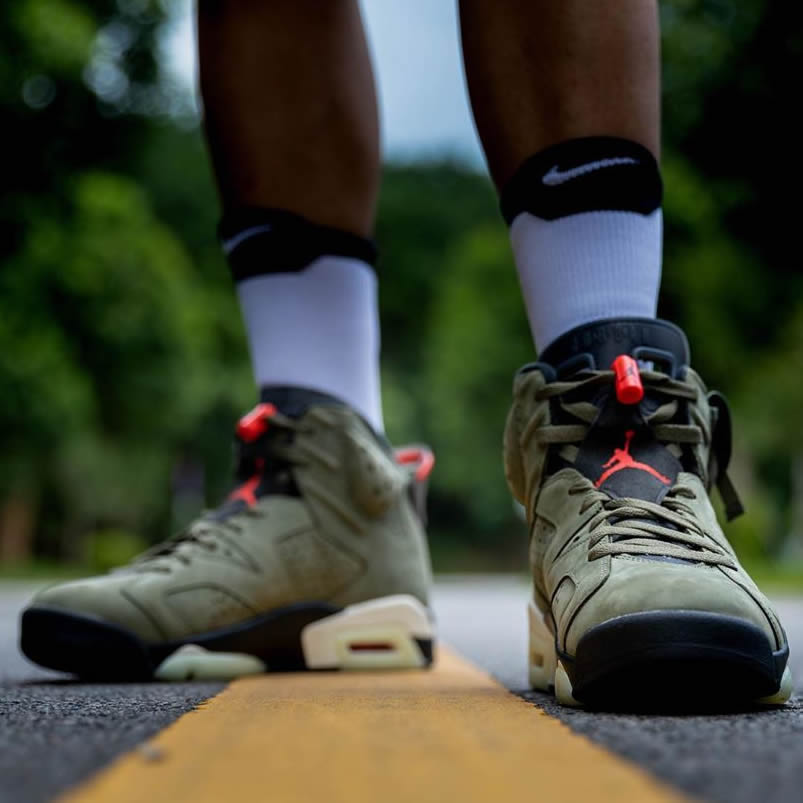 Travis Scott Air Jordan 6 Medium Olive Cactus Jack On Feet For Sale Cn1084 200 (1) - newkick.app