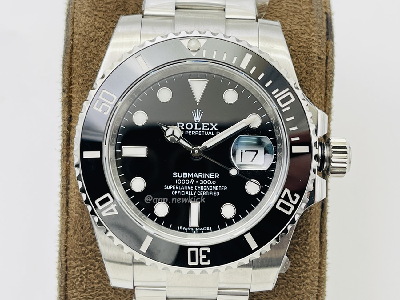 Rolex Submariner Royal Blue Hulk Black 126618lb (10) - newkick.app