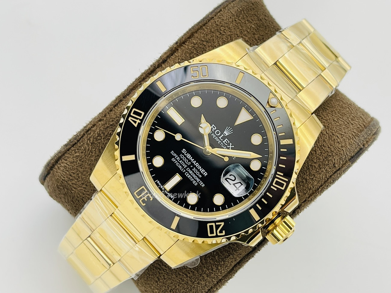 Rolex Submariner Royal Blue Hulk Black 126618lb (24) - newkick.app