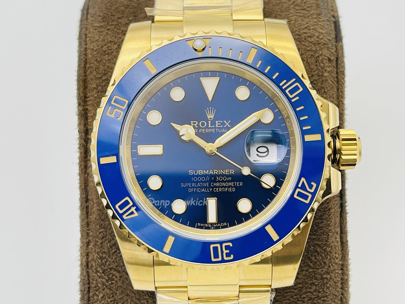 Rolex Submariner Royal Blue Hulk Black 126618lb (40) - newkick.app