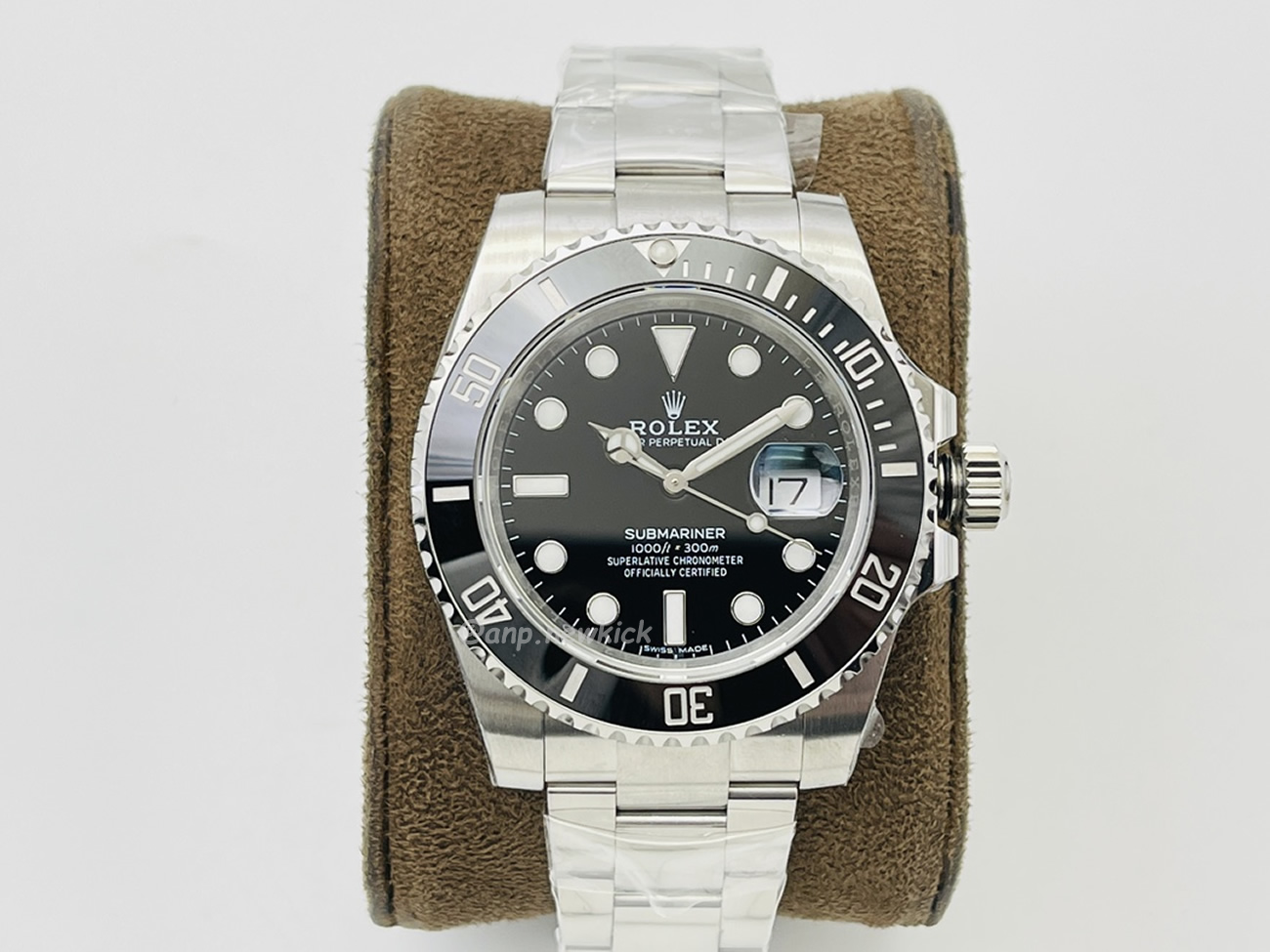 Rolex Submariner Royal Blue Hulk Black 126618lb (7) - newkick.app