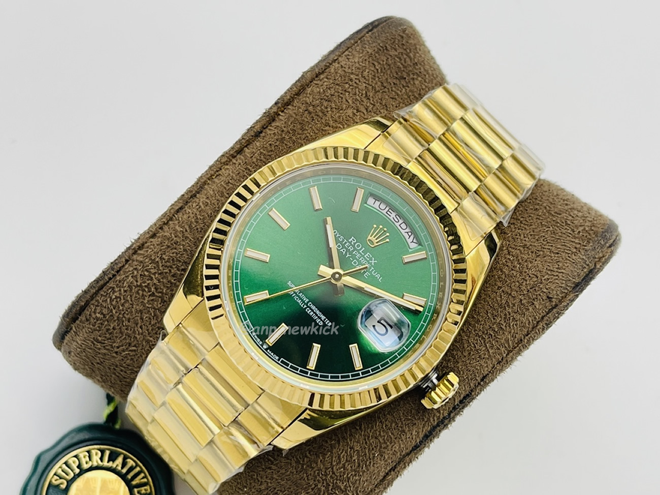 Rolex Day Date Olive Green Cherry Red Dial Bright Blue Bright Black Champagne Colour Olive Green 228239 (96) - newkick.app