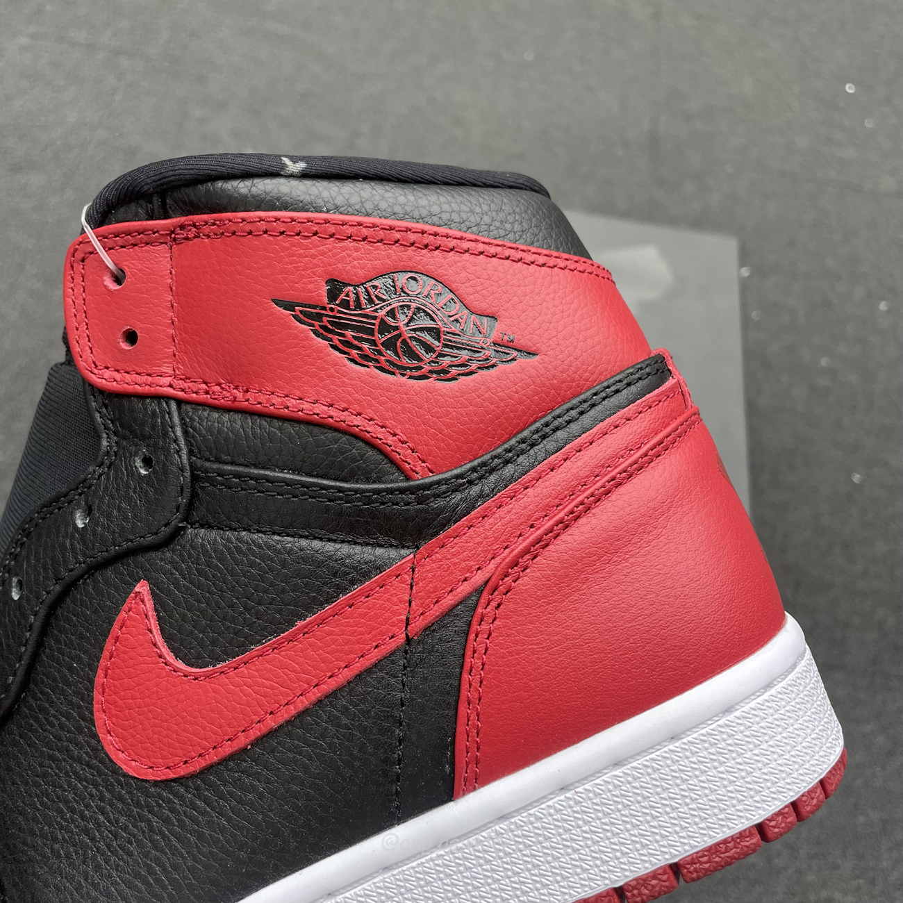 Air Jordan 1 Retro Banned B Grade 2011 432001 001 (11) - newkick.app