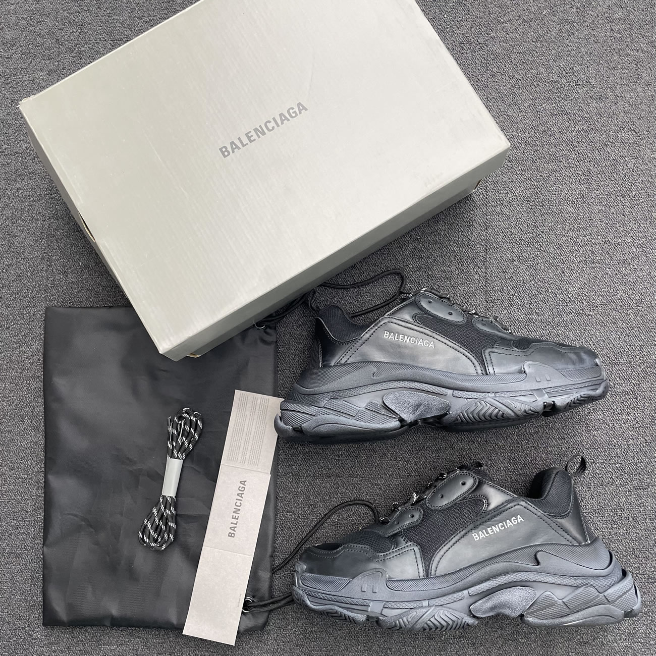 Balenciaga Triple S Triple Black 2018 Reissue Pre Distressed 512176 W09o1 1000 (2) - newkick.app