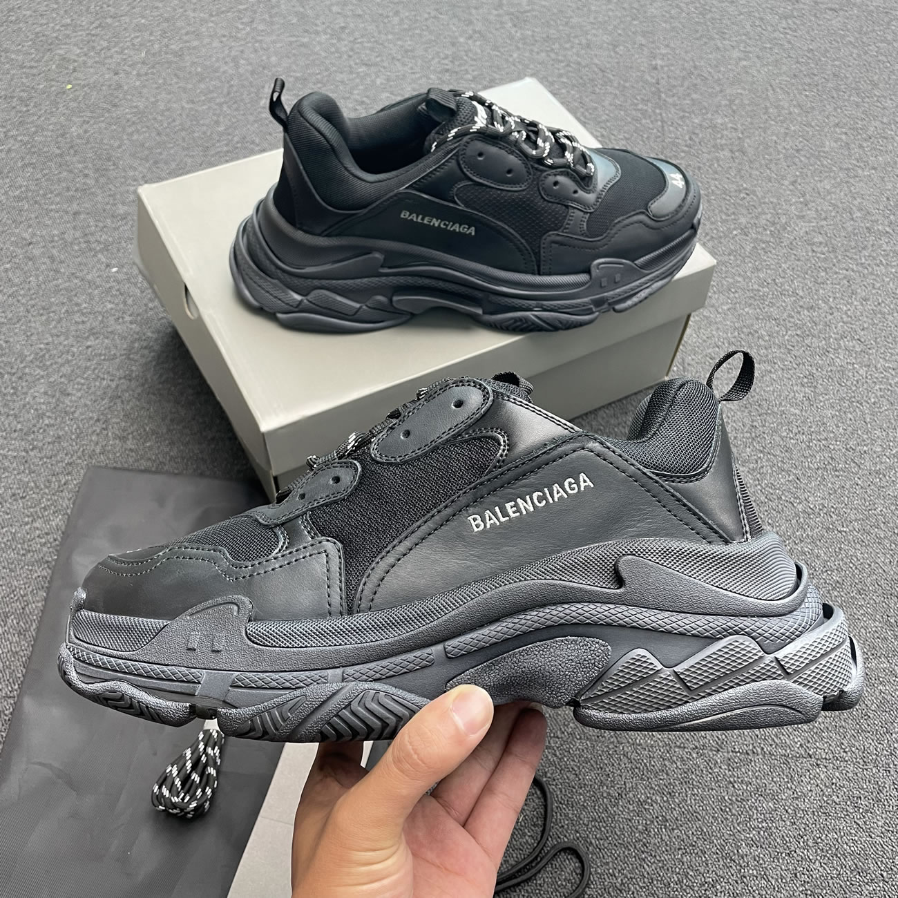 Balenciaga Triple S Triple Black 2018 Reissue Pre Distressed 512176 W09o1 1000 (4) - newkick.app