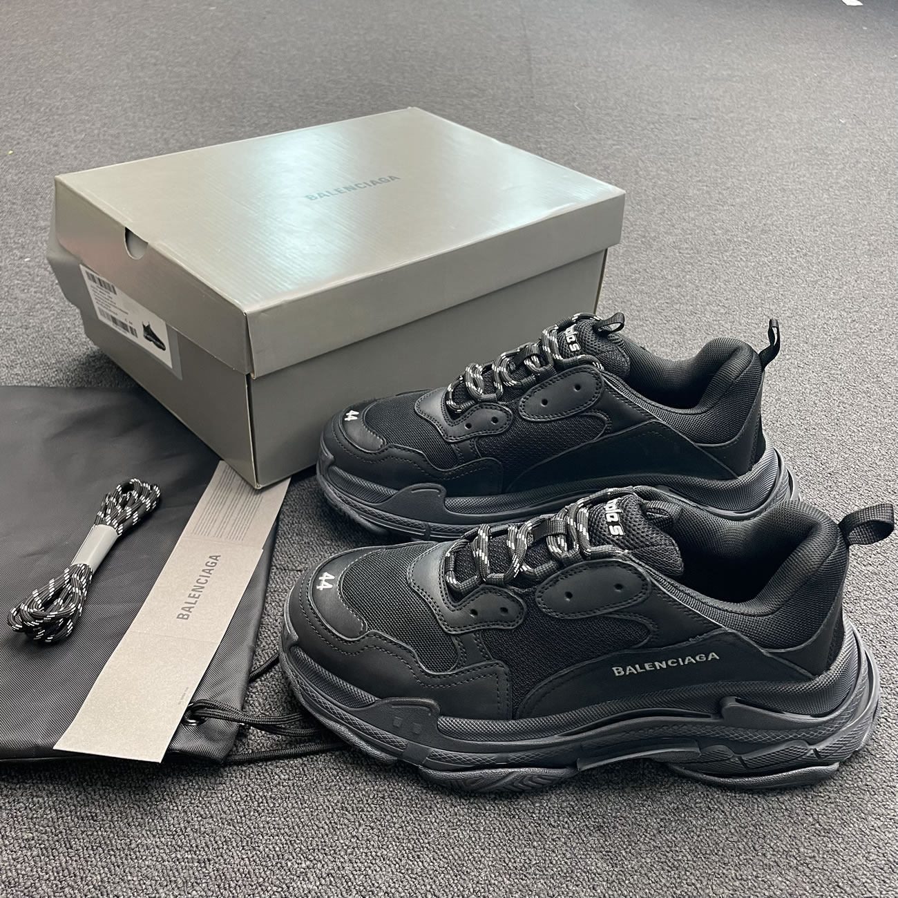 Balenciaga Triple S Triple Black 2018 Reissue Pre Distressed 512176 W09o1 1000 (6) - newkick.app