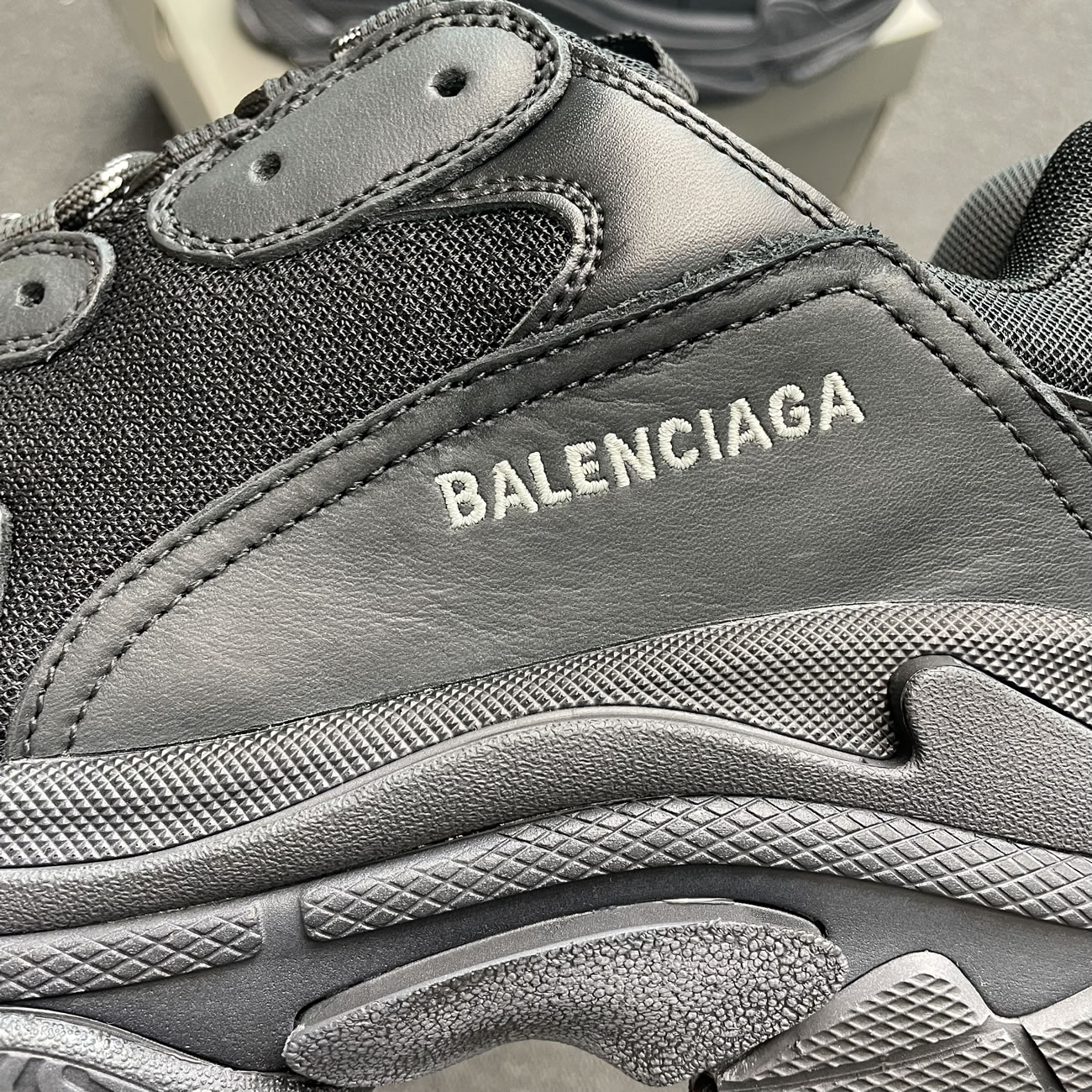 Balenciaga Triple S Triple Black 2018 Reissue Pre Distressed 512176 W09o1 1000 (7) - newkick.app