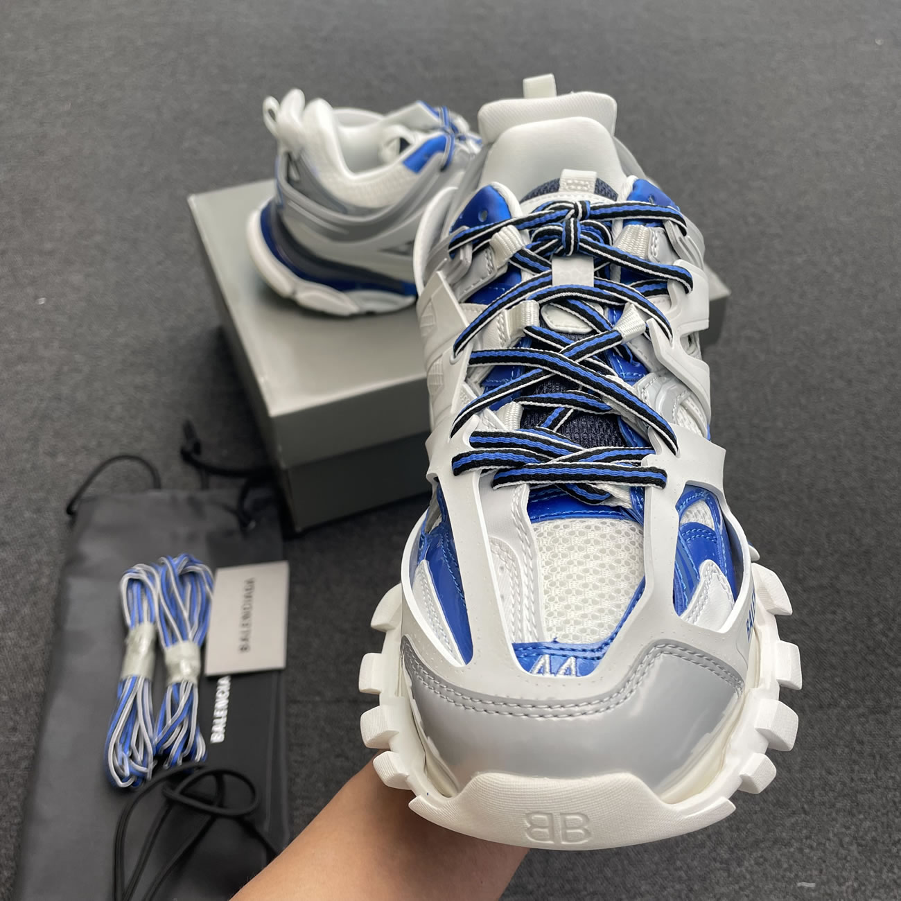 Balenciaga Track White Blue 542023w2fs99051 (4) - newkick.app