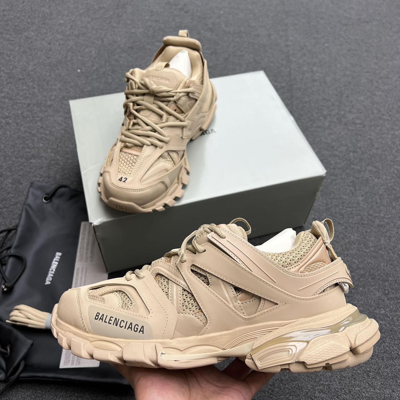 Balenciaga Track Beige W 542436w2la19870 (4) - newkick.app