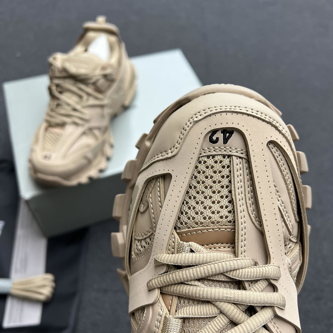 Balenciaga Track Beige W 542436w2la19870 (5) - newkick.app