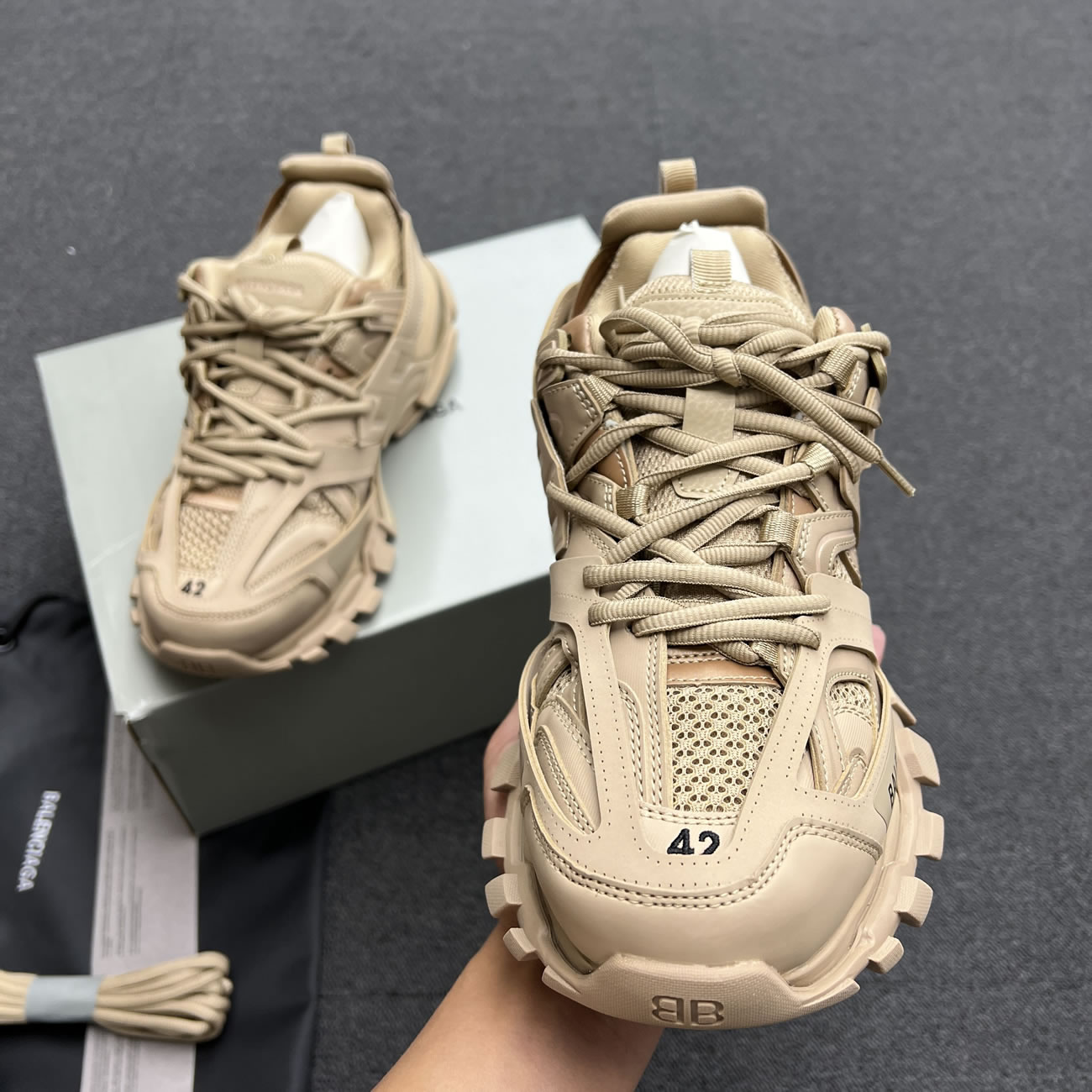 Balenciaga Track Beige W 542436w2la19870 (6) - newkick.app