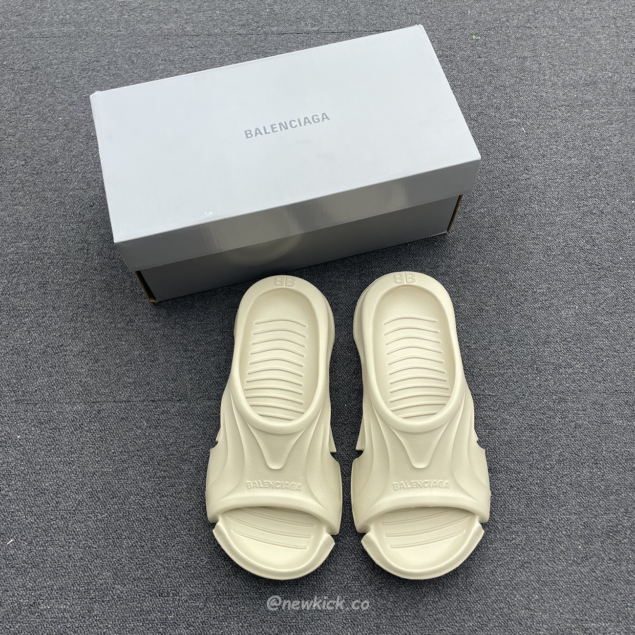 Balenciaga Mold Slide Sandal Black Beige 653874w3ce21000 (11) - newkick.app