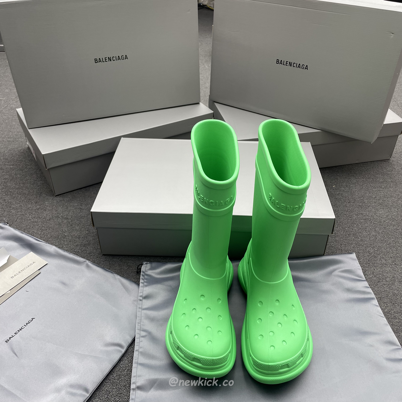 Balenciaga X Crocs Boot Black White Green Bright Pink Beige Rubber 677388w1s8e1000 (11) - newkick.app