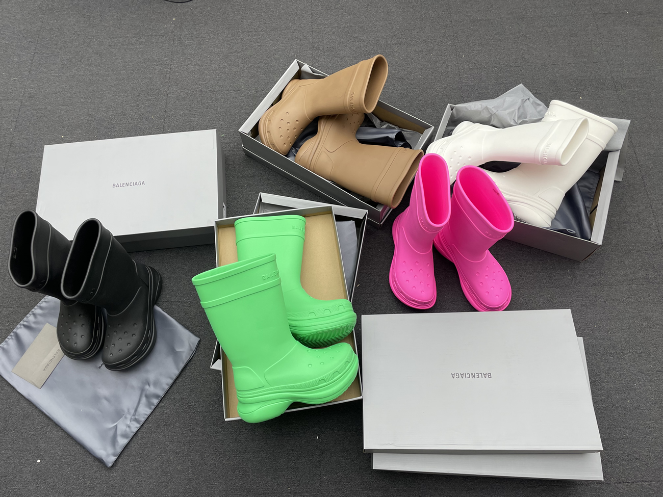 Balenciaga X Crocs Boot Black White Green Bright Pink Beige Rubber 677388w1s8e1000 (13) - newkick.app