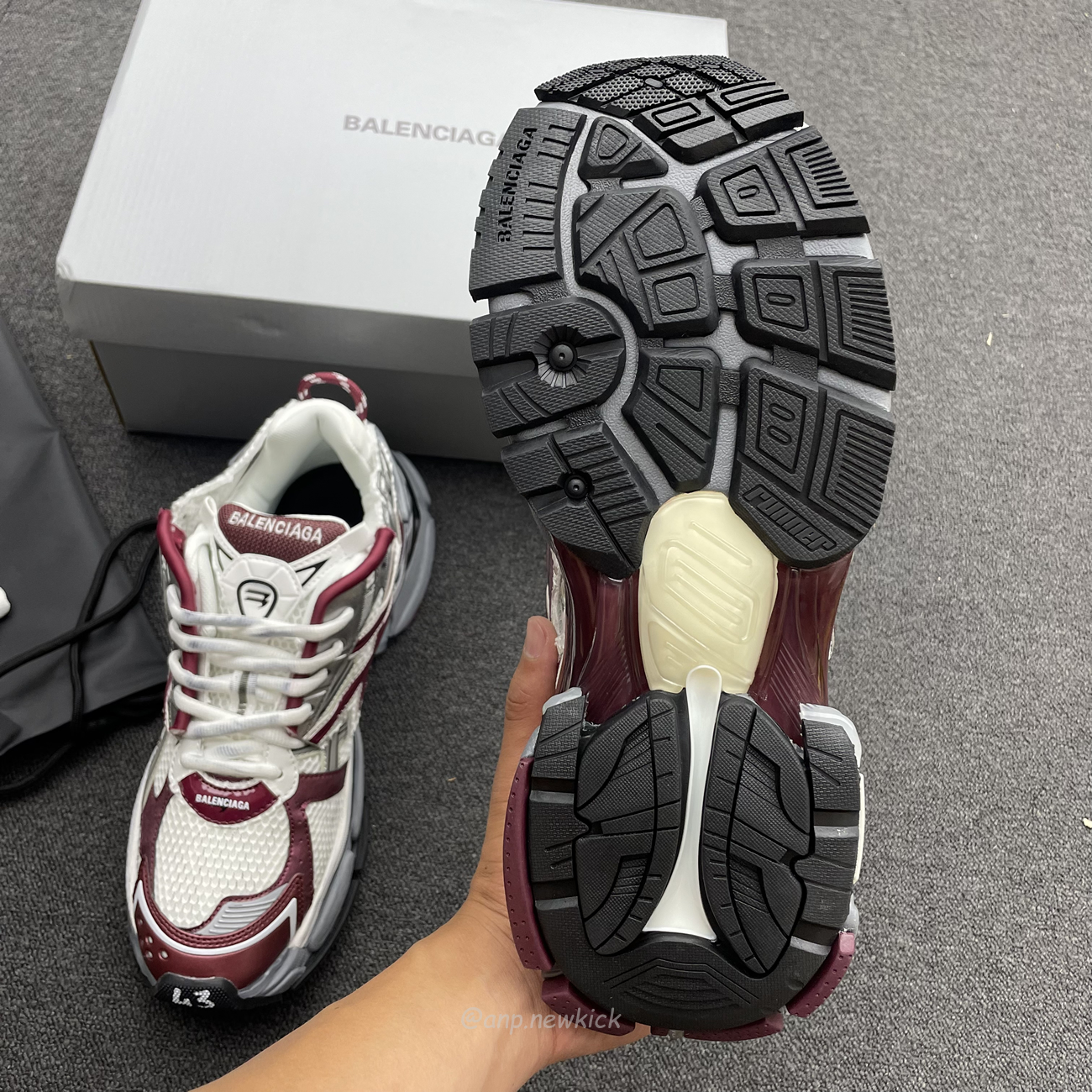 Balenciaga Runner Burgundy 677403w3rb3 (14) - newkick.app