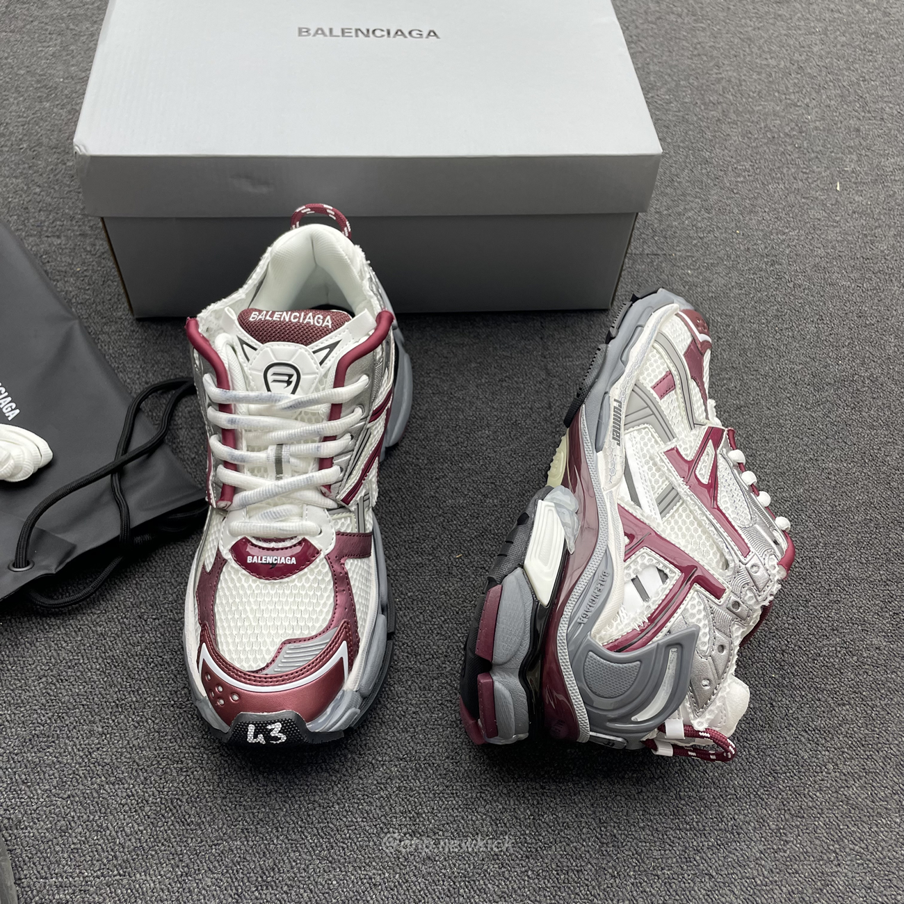 Balenciaga Runner Burgundy 677403w3rb3 (15) - newkick.app