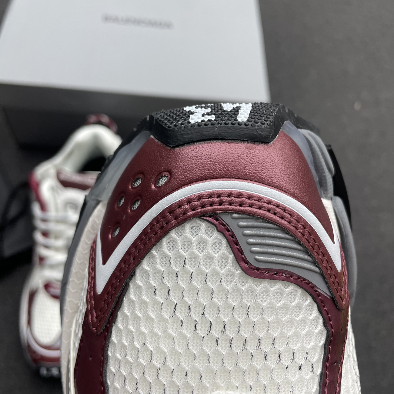 Balenciaga Runner Burgundy 677403w3rb3 (7) - newkick.app