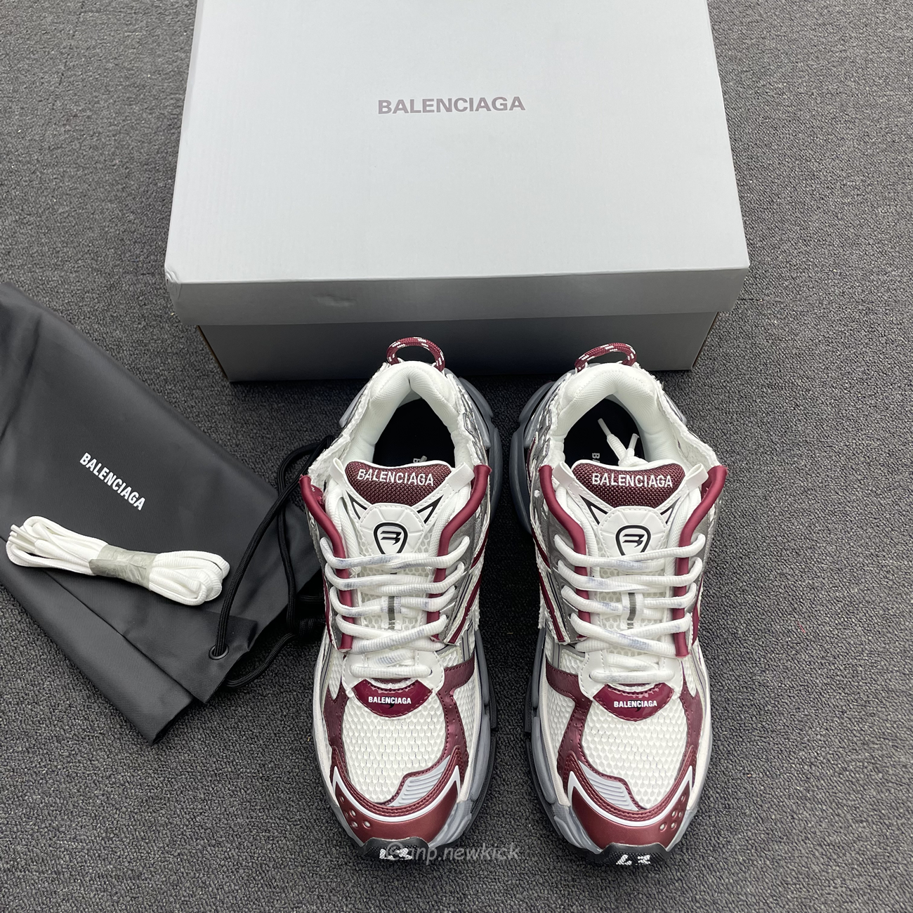 Balenciaga Runner Burgundy 677403w3rb3 (8) - newkick.app