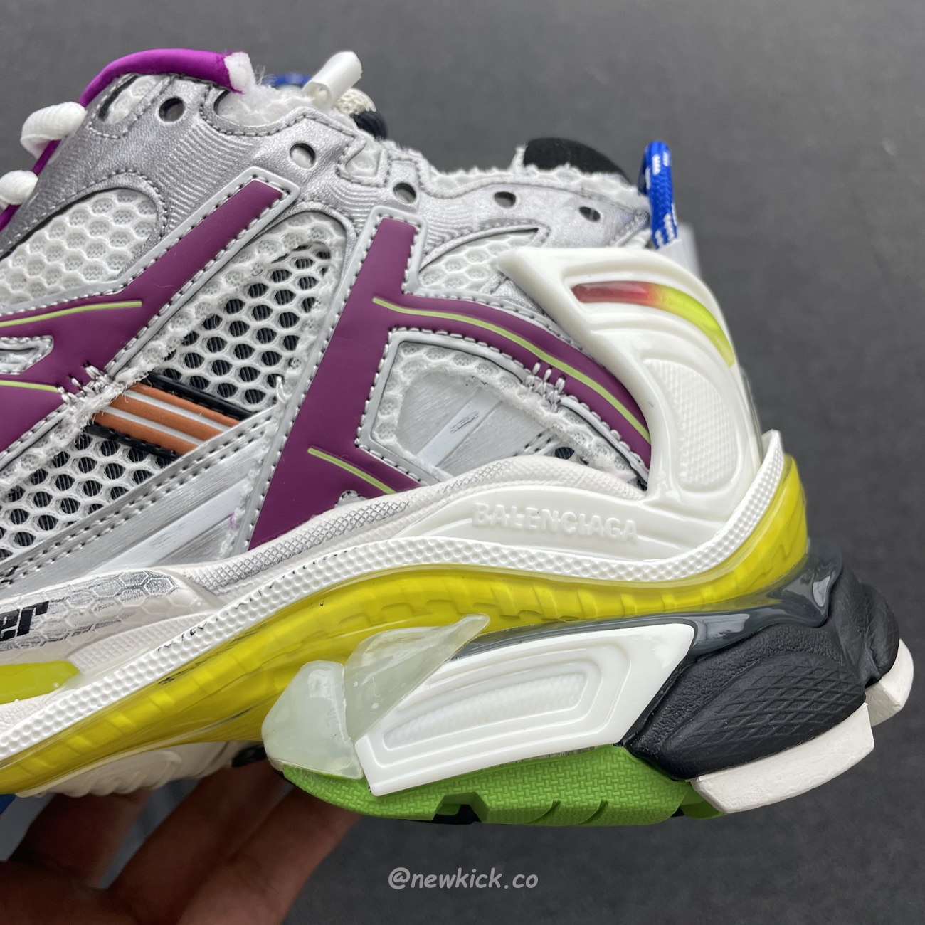 Balenciaga Runner Multicolor 677403w3rb68123 (9) - newkick.app