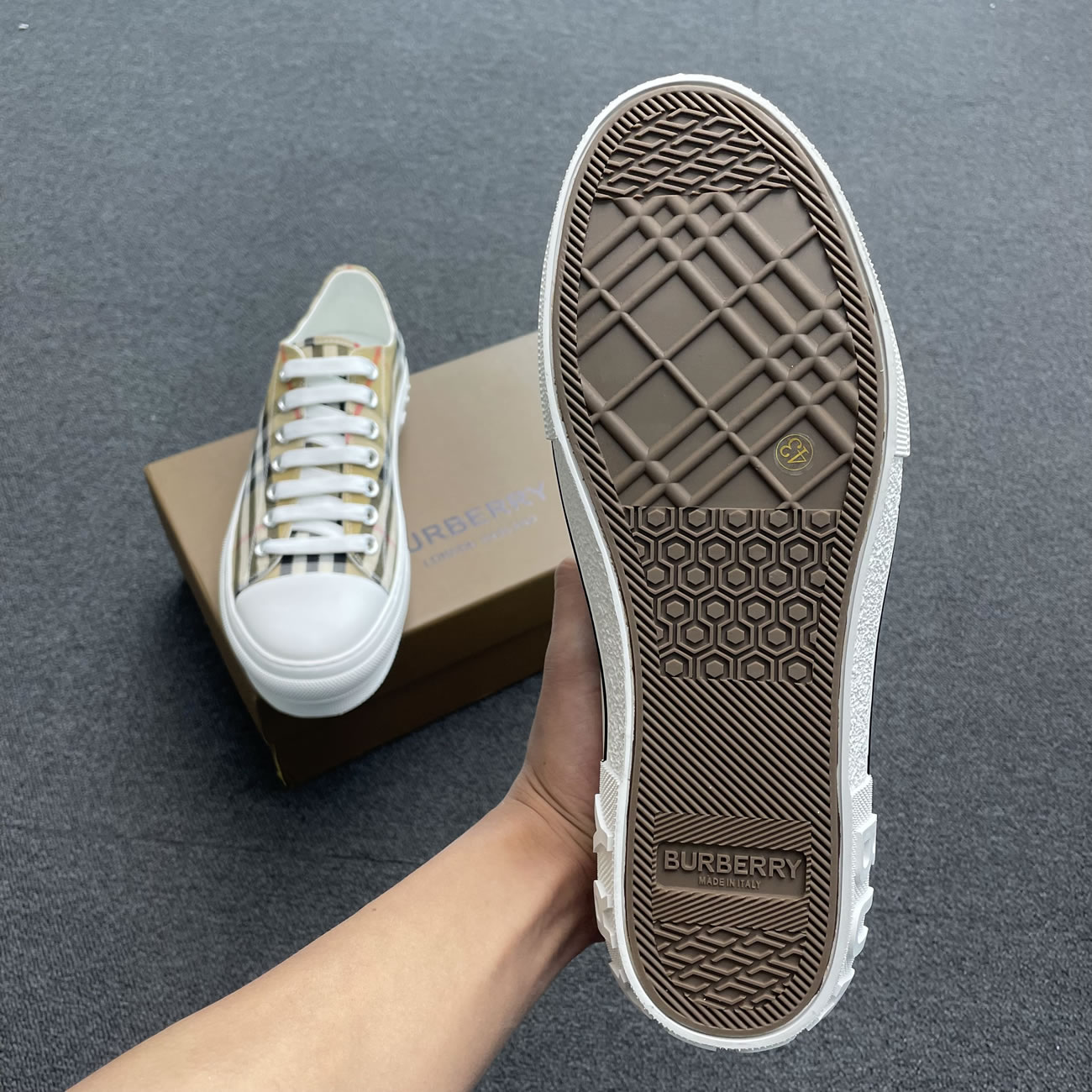 Burberry Vintage Check Cotton Sneakers Archive Beige White W 80505061 (2) - newkick.app