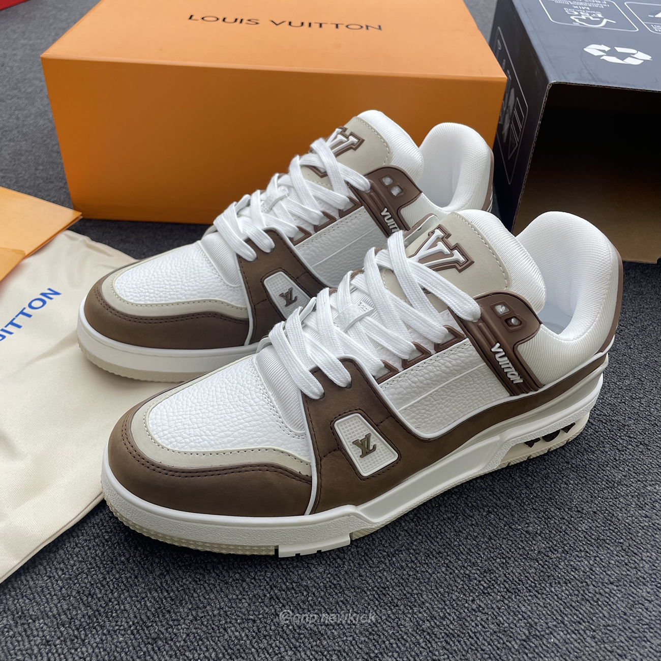 Louis Vuitton Lv Trainer White Brown Ag6u3amdbjn430 (3) - newkick.app