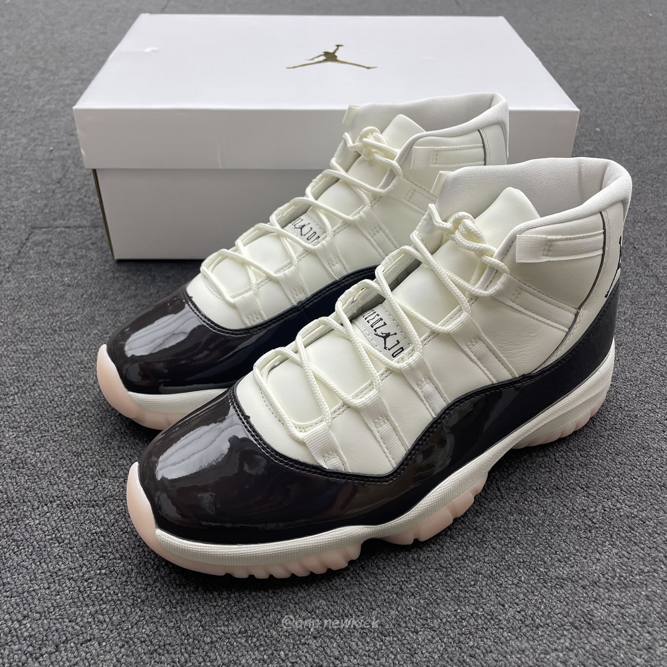 Air Jordan 11 Retro Neapolitan Ar0715 101 (4) - newkick.app