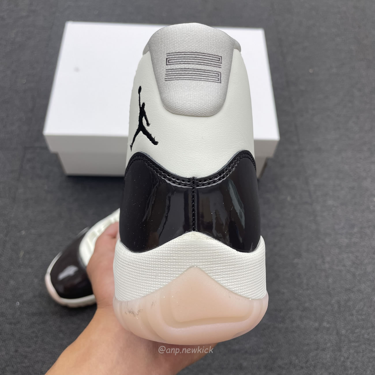 Air Jordan 11 Retro Neapolitan Ar0715 101 (9) - newkick.app