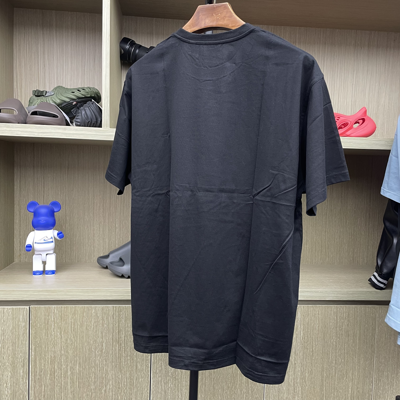 Burberry Logo Print Cotton Oversized T Shirt Black Blue White Aw22 (3) - newkick.app