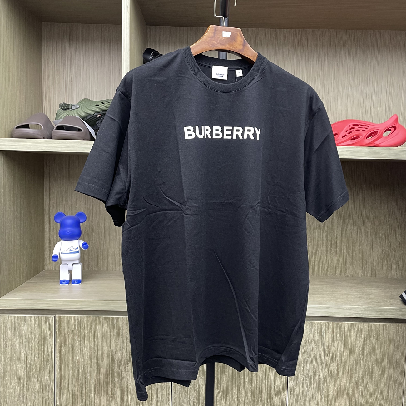 Burberry Logo Print Cotton Oversized T Shirt Black Blue White Aw22 (4) - newkick.app