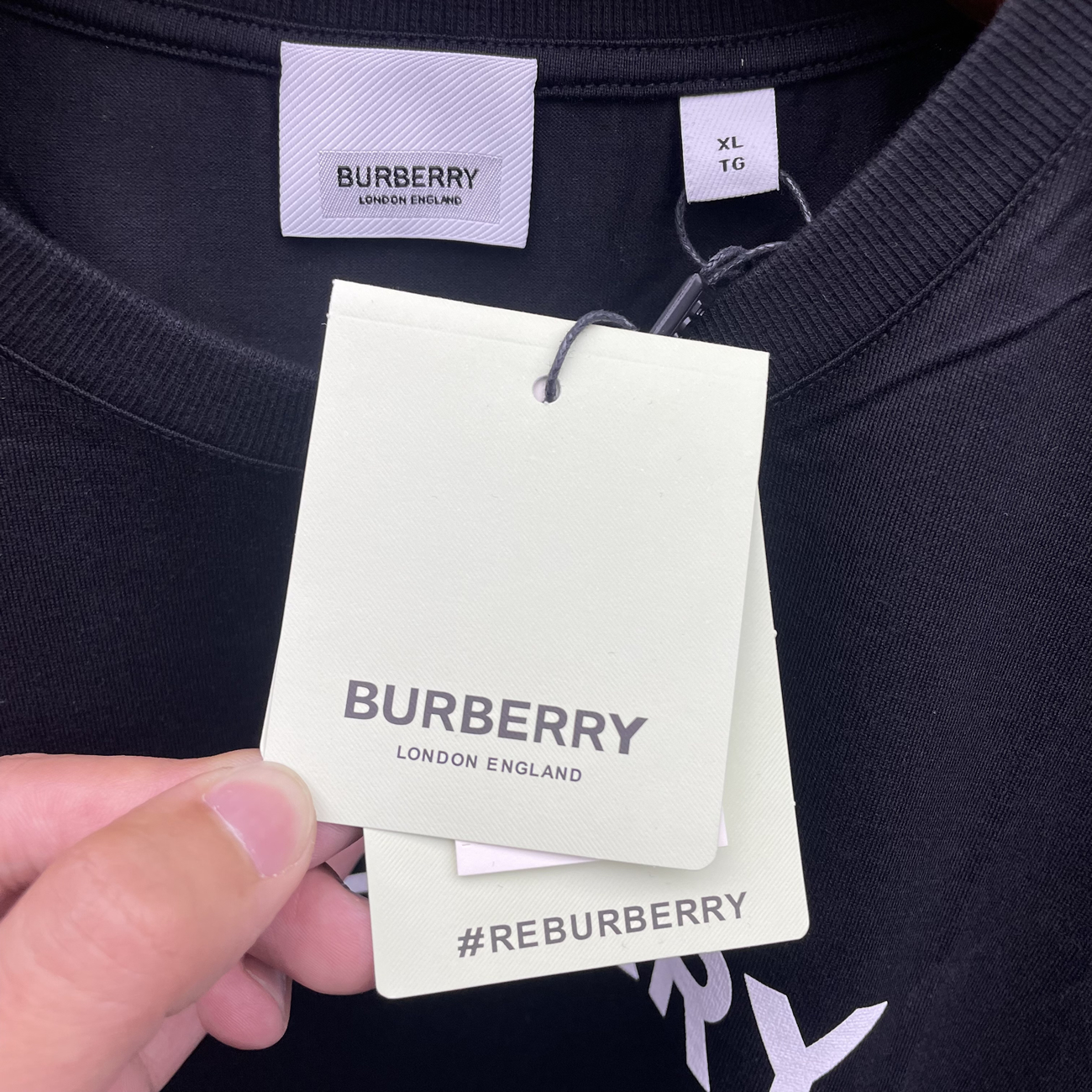 Burberry Logo Print Cotton Oversized T Shirt Black Blue White Aw22 (8) - newkick.app