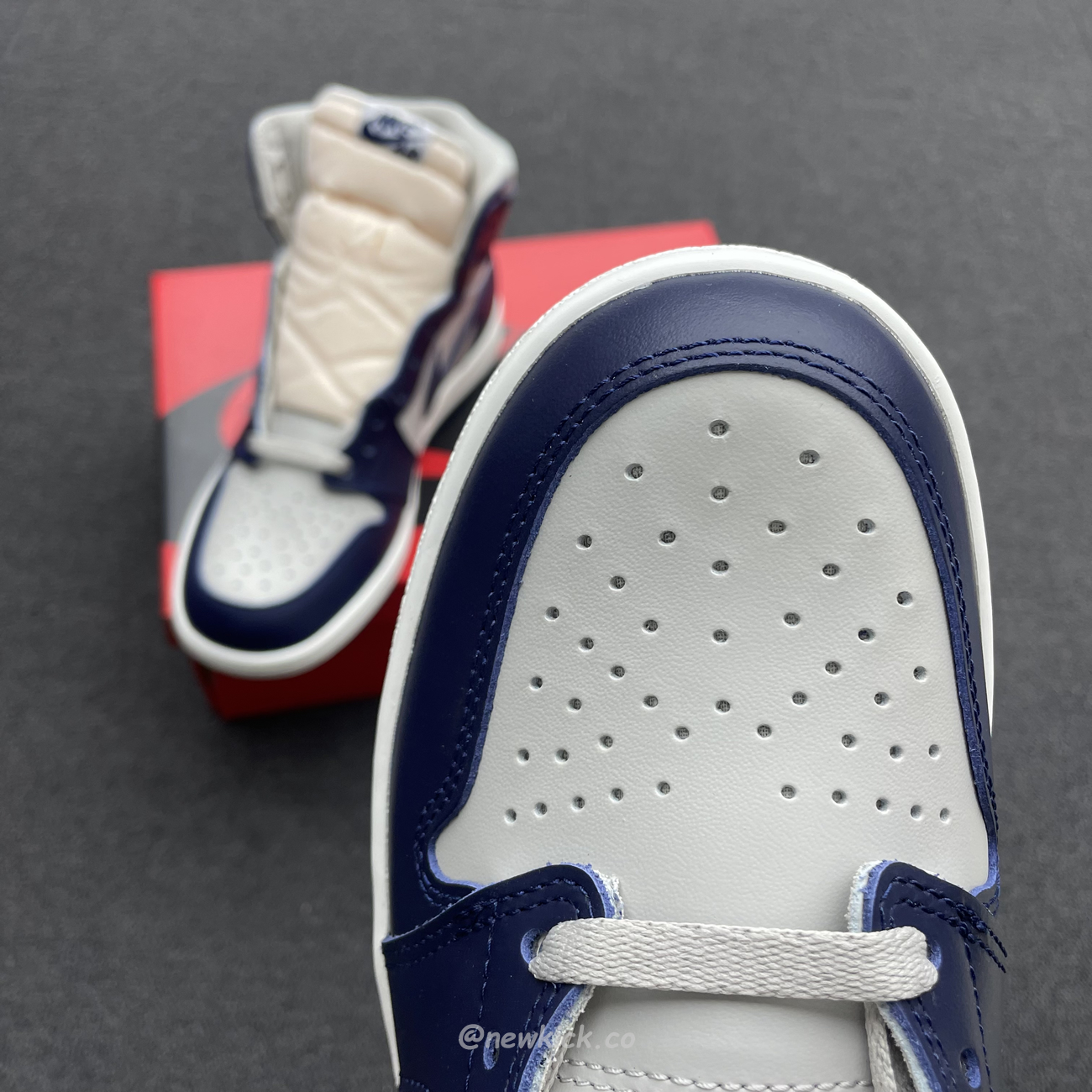 Air Jordan 1 Retro High 85 Georgetown Bq4422 400 (7) - newkick.app