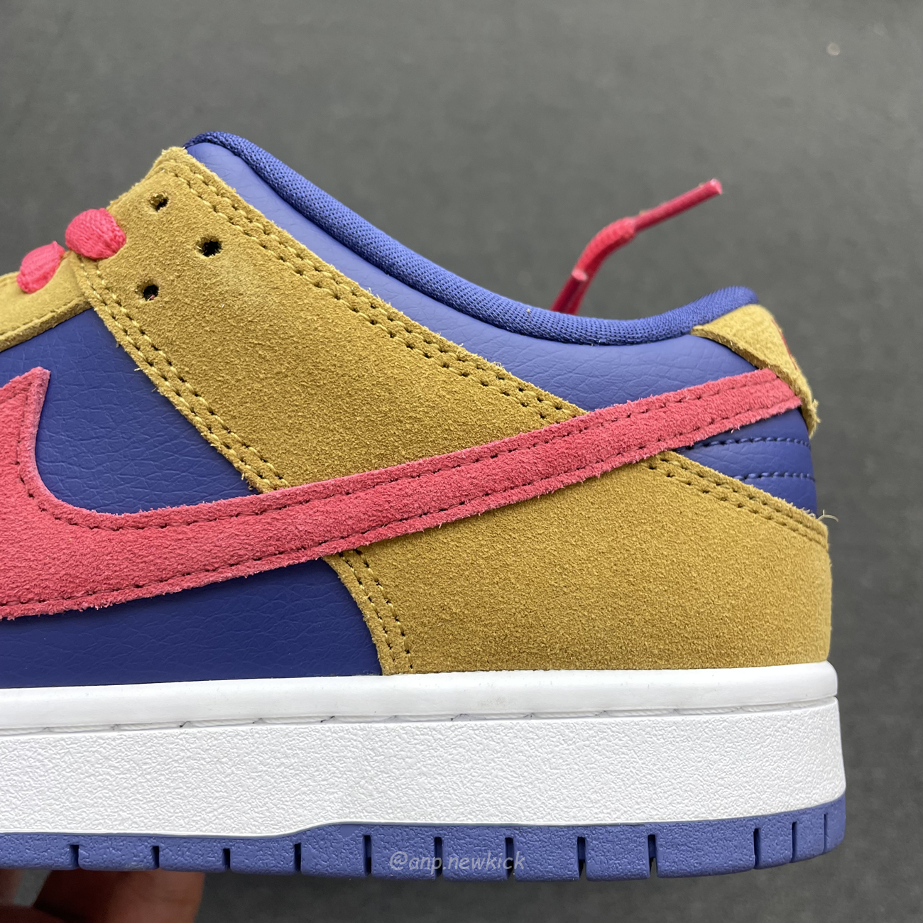 Nike Sb Dunk Low Reverse Papa Bear Bq6817 700 (5) - newkick.app