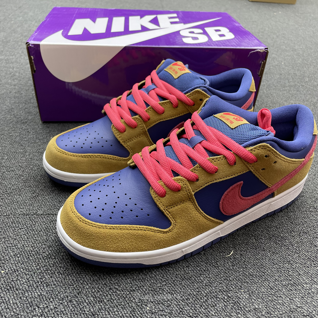 Nike Sb Dunk Low Reverse Papa Bear Bq6817 700 (8) - newkick.app