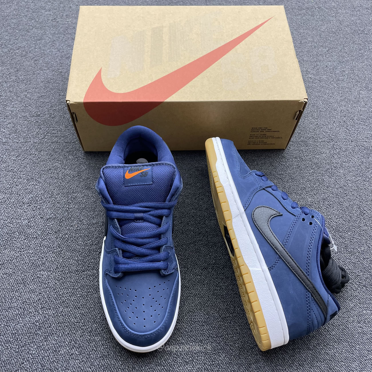 Nike Sb Dunk Low Navy Black Gum Cw7463 401 (6) - newkick.app