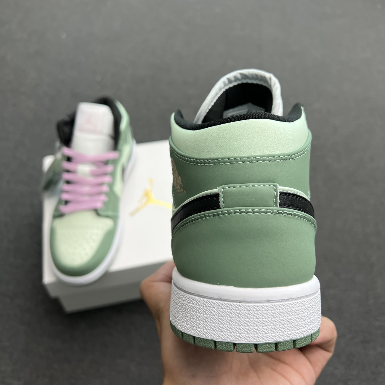 Air Jordan 1 Mid Dutch Green W Cz0774 300 (2) - newkick.app