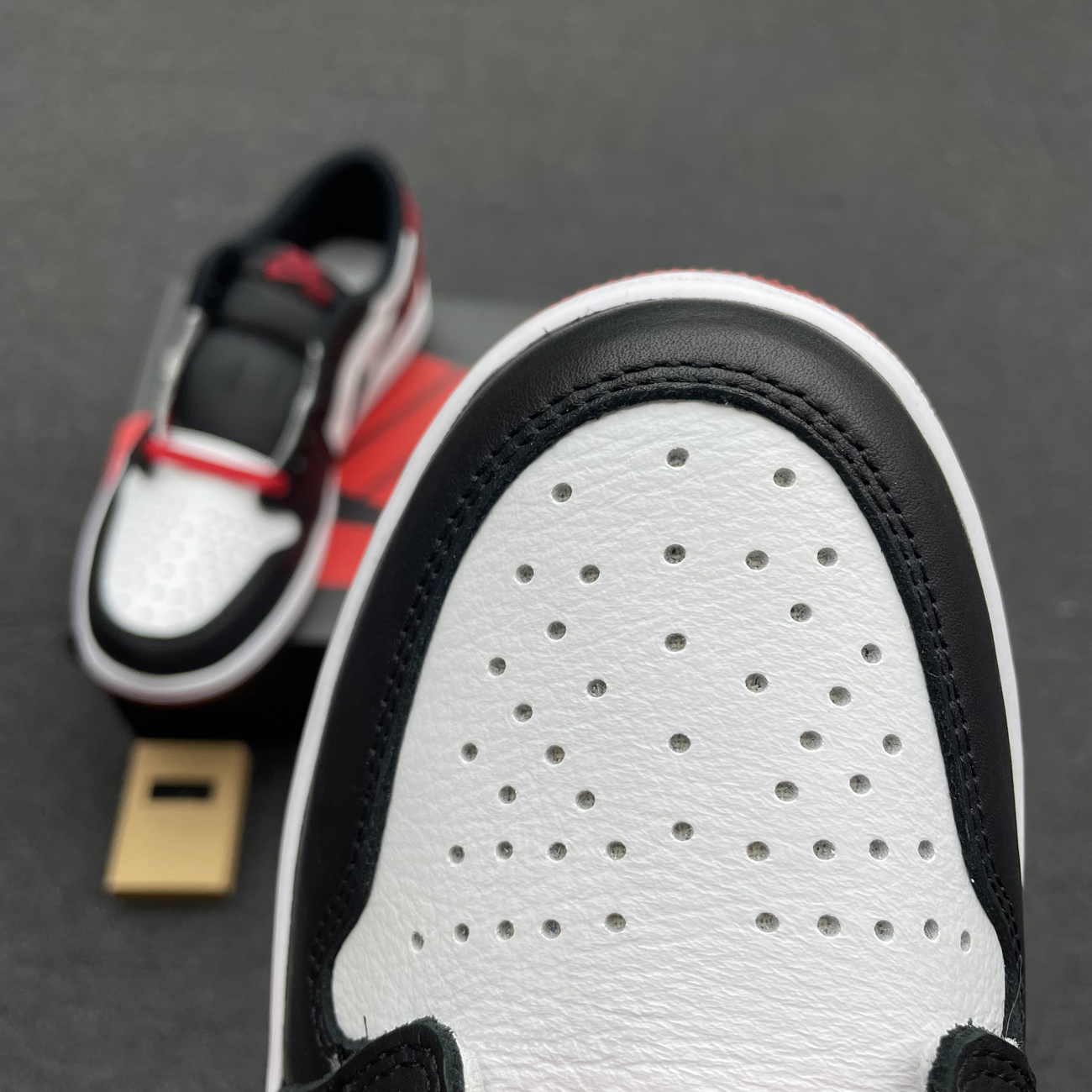 Air Jordan 1 Retro Low Og Black Toe Cz0790 106 (24) - newkick.app