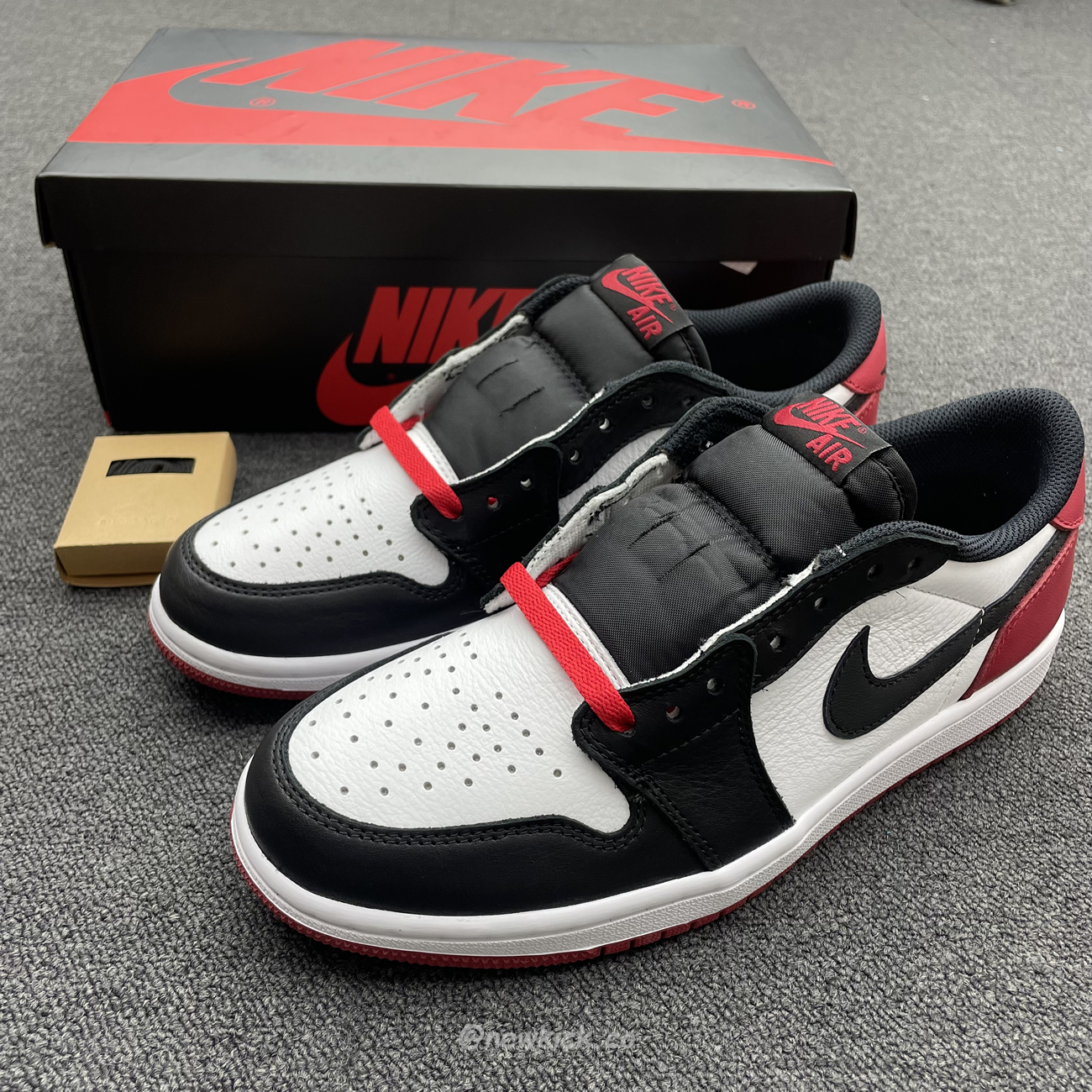 Air Jordan 1 Retro Low Og Black Toe Cz0790 106 (27) - newkick.app