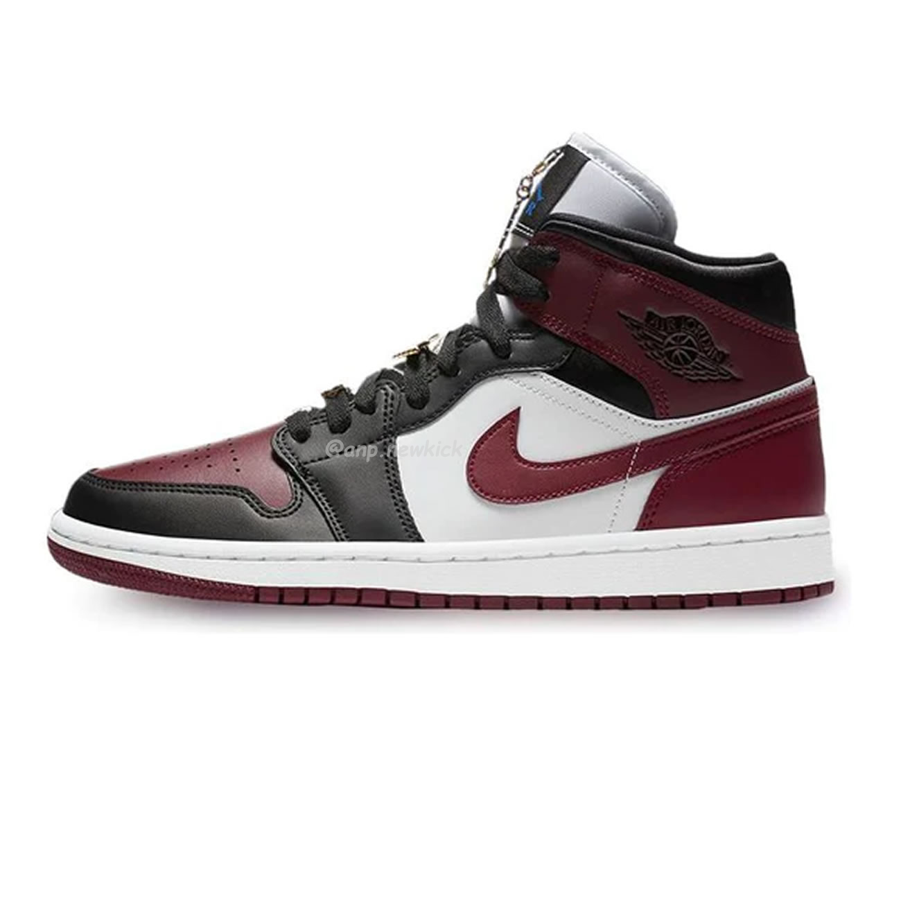 Air Jordan 1 Mid Se Black Dark Beetroot Womens Cz4385 016 (1) - newkick.app