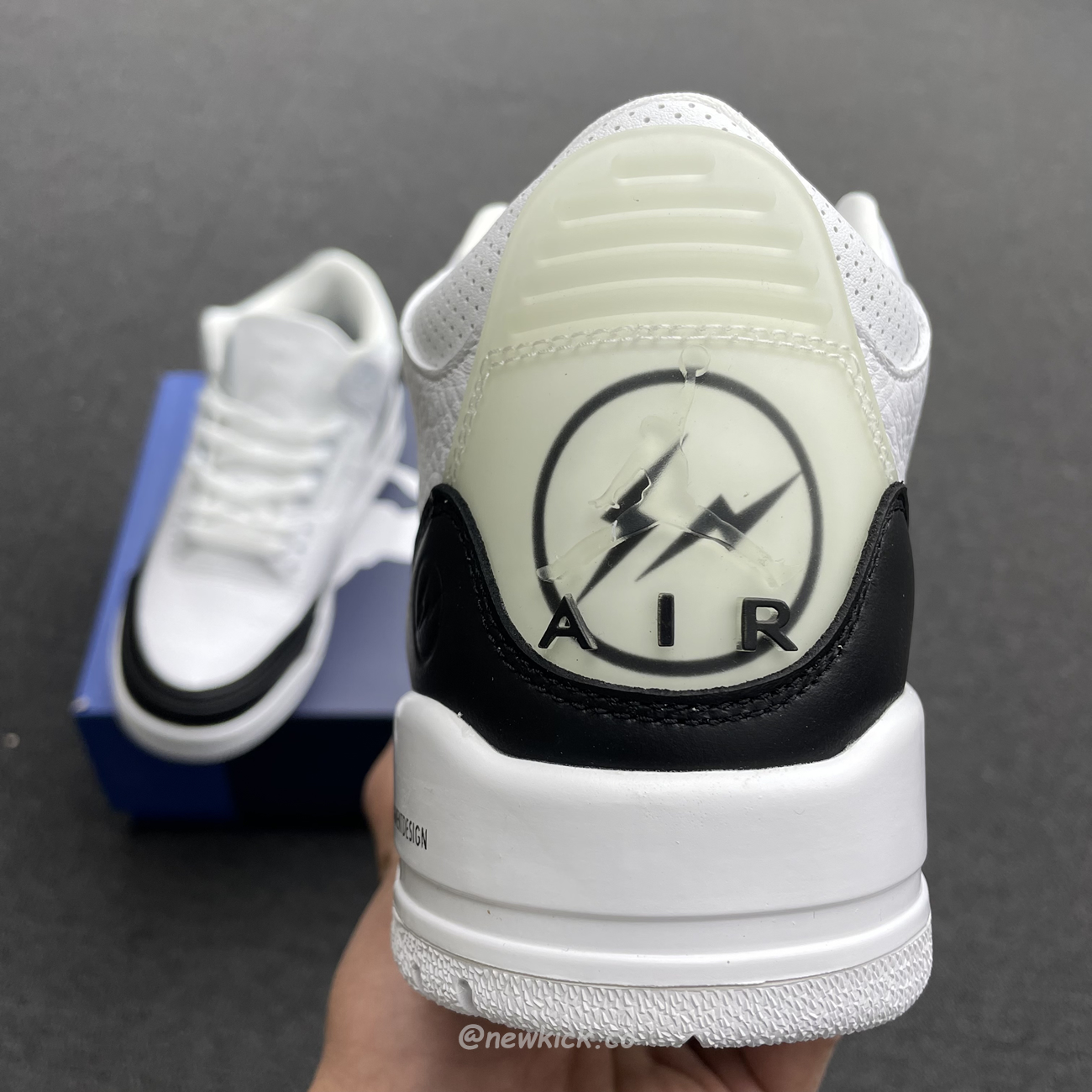 Air Jordan 3 Retro Fragment Da3595 100 (8) - newkick.app