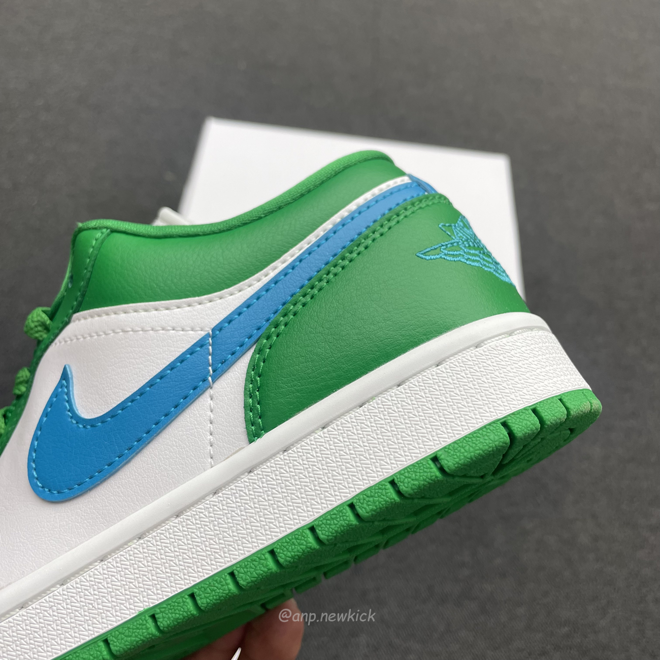 Air Jordan 1 Low Lucky Green Aquatone Dc0774 304 (8) - newkick.app