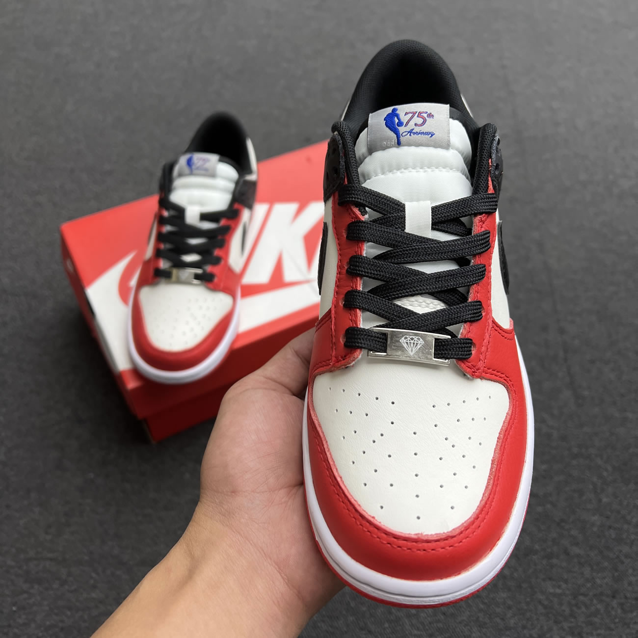 Nike Dunk Low Emb Nba 75th Anniversary Chicago Dd3363 100 (10) - newkick.app